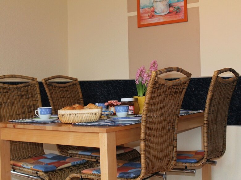 Cozy Apartment In K�hlungsborn With Terrace