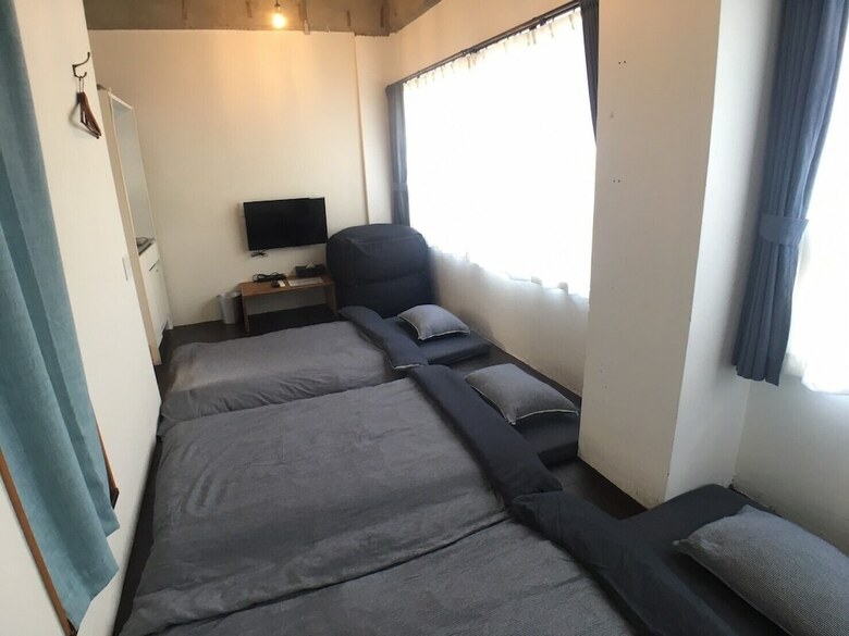 Hostal Golden Mile Hostel
