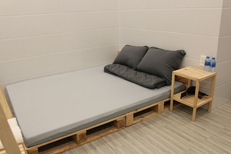 Hostal B Home - Hostel