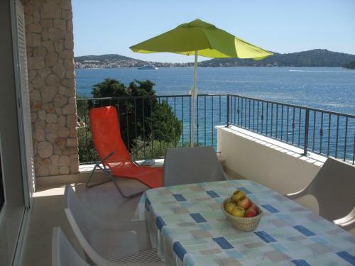 Apartments Jela