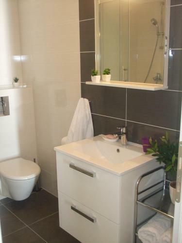 Apartments Jela