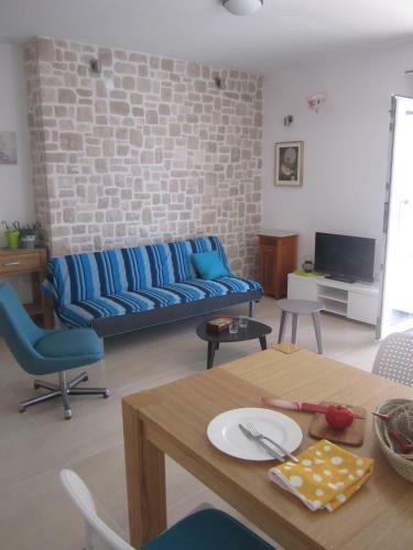 Apartments Jela