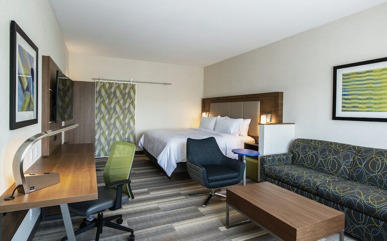 Hotel Holiday Inn Express & Suites Brandon