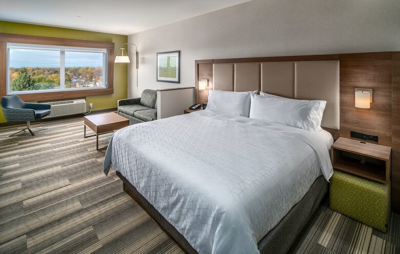 Hotel Holiday Inn Express & Suites Brandon