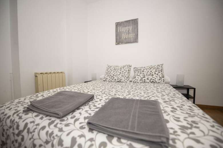 Apartamentos Espacios Blanco Plaza Mayor Con Vistas