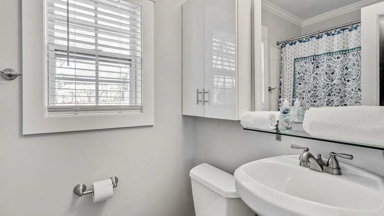 2 Bedroom, Georgia Avenue