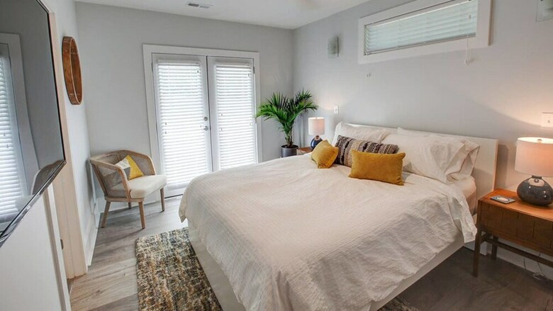 5 Bedroom, Woodside Avenue