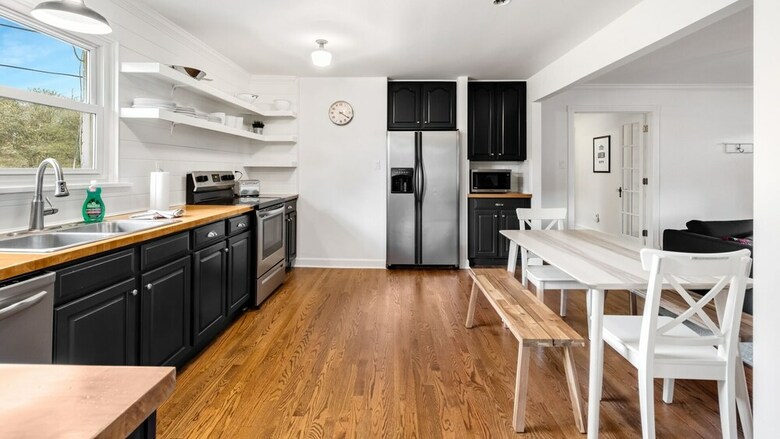 5 Bedroom, Belmeade Drive