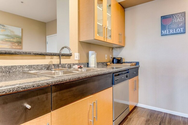 Moved Out - Ten01 2231