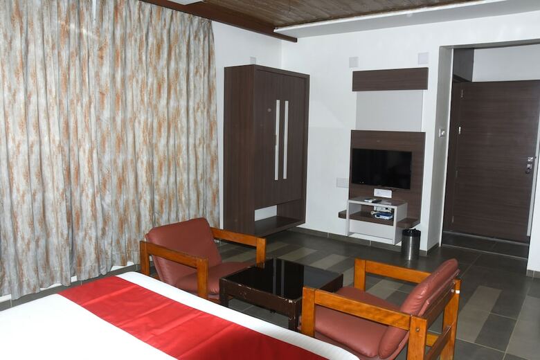 Hotel Gir Athiz Resort