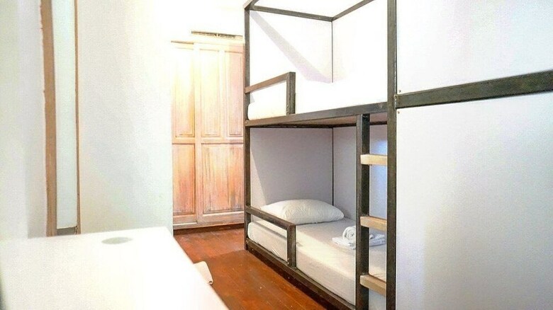Hostal The Suite Hostel By Cafeplus Coffee - Adults Only