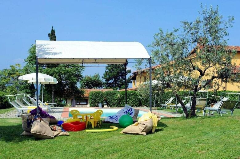 Villa Apartment With One Bedroom In Castelfranco Piandisc�, With Pool Access