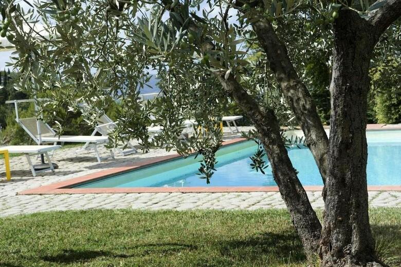 Villa Apartment With One Bedroom In Castelfranco Piandisc�, With Pool Access