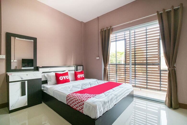 Hotel Oyo 784 Brown Home Sattahip