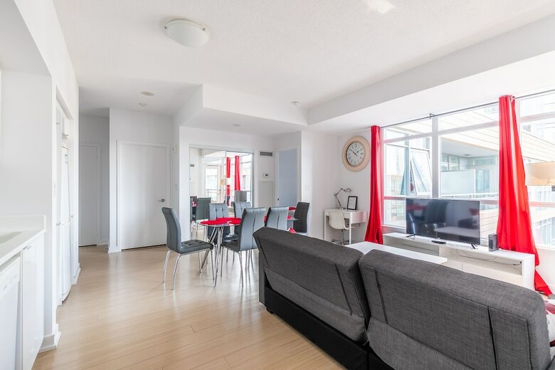 Skytree - Condos In Heart Of Downtown