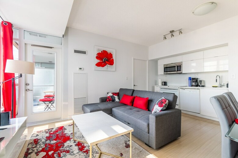 Skytree - Condos In Heart Of Downtown