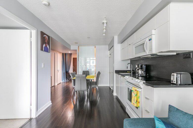 Skytree - Condos In Heart Of Downtown