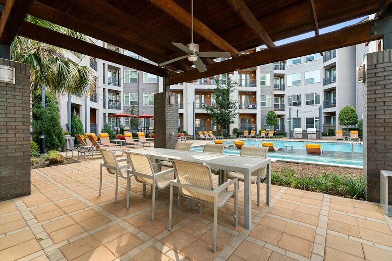 Kasa Dallas Medical District Apartments