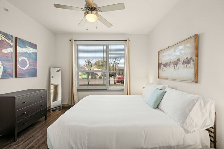 Kasa Dallas Medical District Apartments