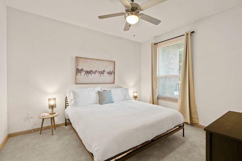 Kasa Dallas Medical District Apartments
