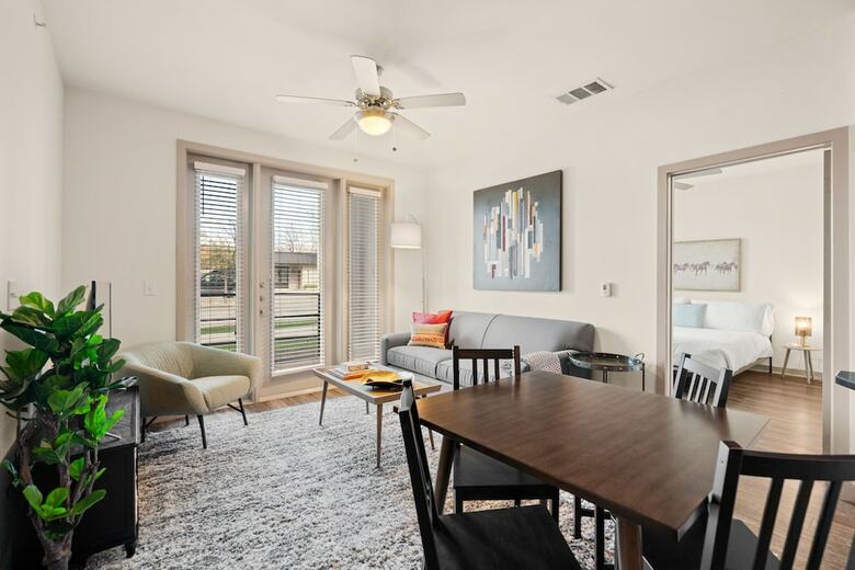 Kasa Dallas Medical District Apartments