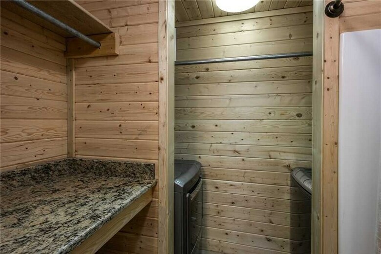 Eagle Creek Complex, Six Cabins, Indoor Heated Pool, Sleeps 28