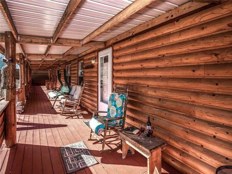 Eagle Creek Complex, Six Cabins, Indoor Heated Pool, Sleeps 28
