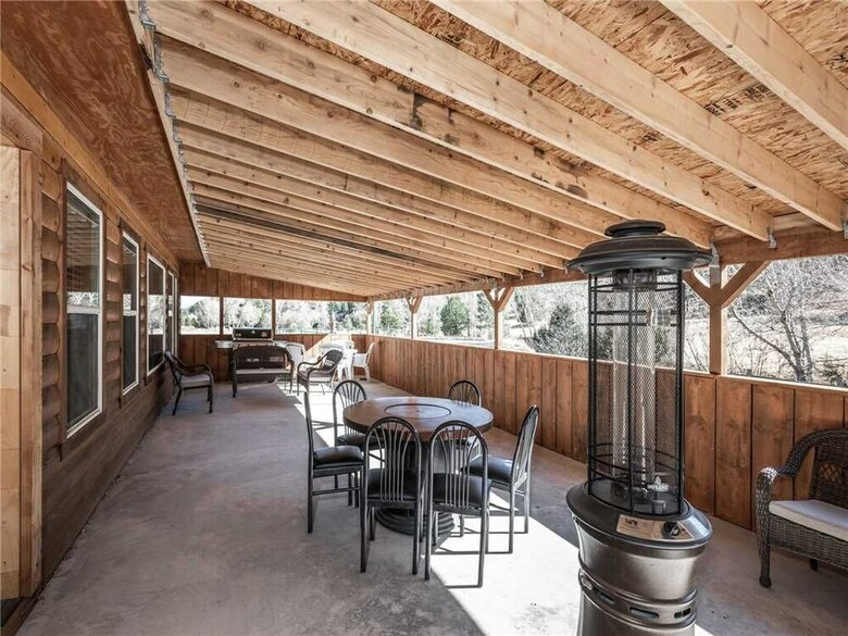 Eagle Creek Complex, Six Cabins, Indoor Heated Pool, Sleeps 28