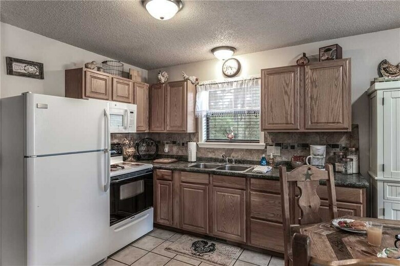 Cabana Horse Feathers, 3 Bedrooms, Pool Table, Sleeps 6