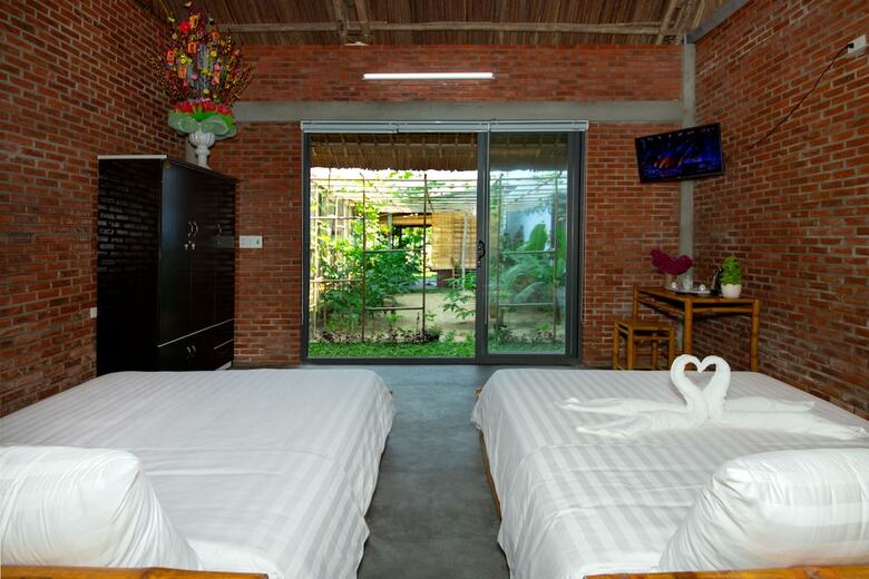 Hotel Ba's Garden Beachside Homestay