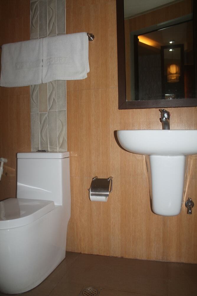 Hotel Victoria Court Gil Puyat