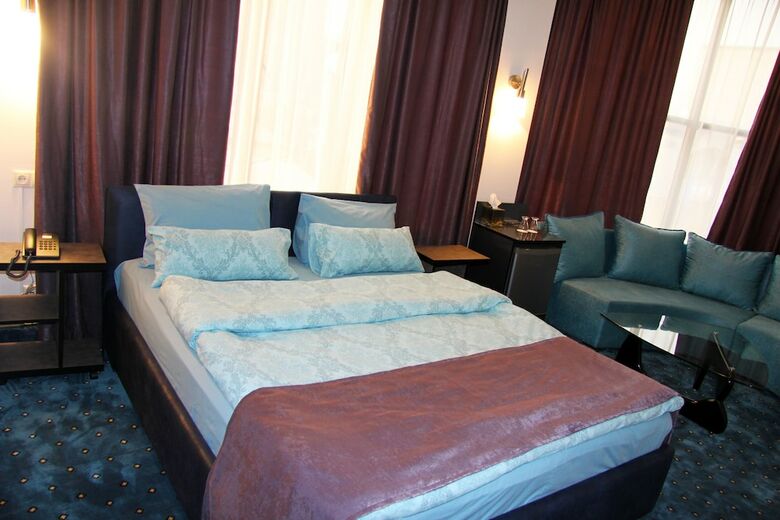 Nar-ar Hotel