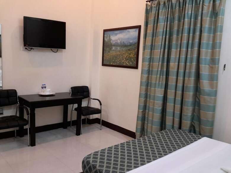 Hotel Knights Ko Suites