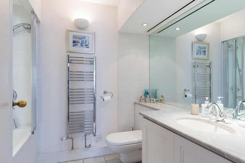2-bed 2-bath Next To Park Lane