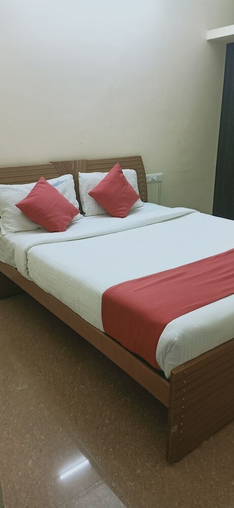 R Hotel - Manapakkam