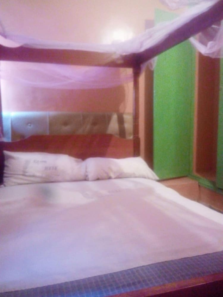Hotel New Rwathia Guest House