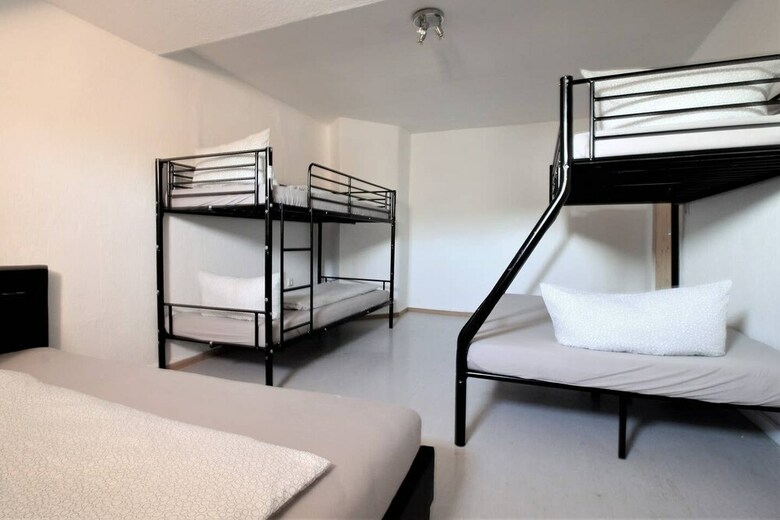 Hotel Ger�umiger Altbau F�r Gro�e Gruppen