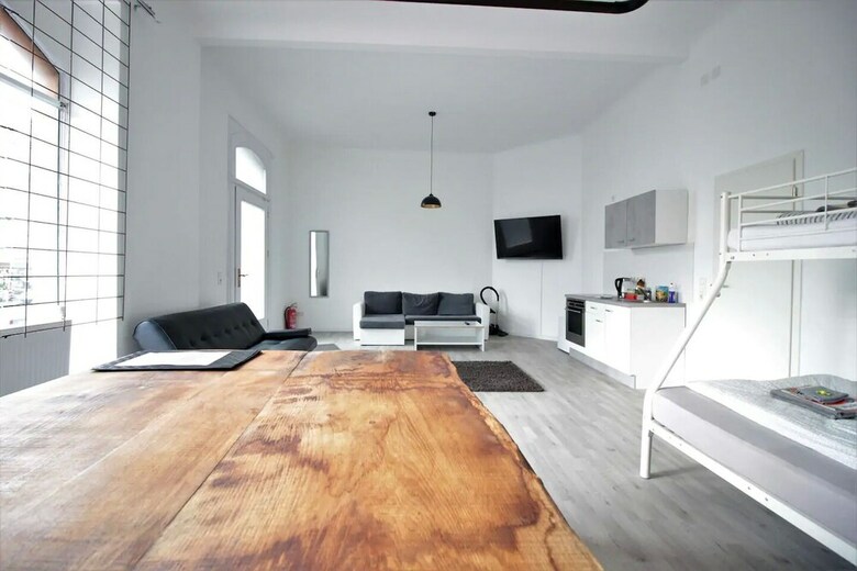 Hotel Ger�umiger Altbau F�r Gro�e Gruppen
