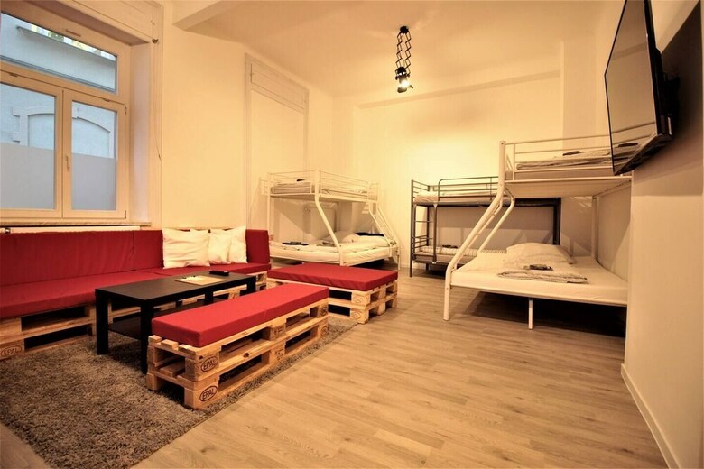 Hotel Ger�umiger Altbau F�r Gro�e Gruppen