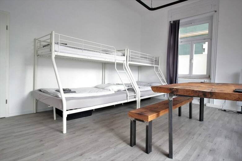 Hotel Ger�umiger Altbau F�r Gro�e Gruppen
