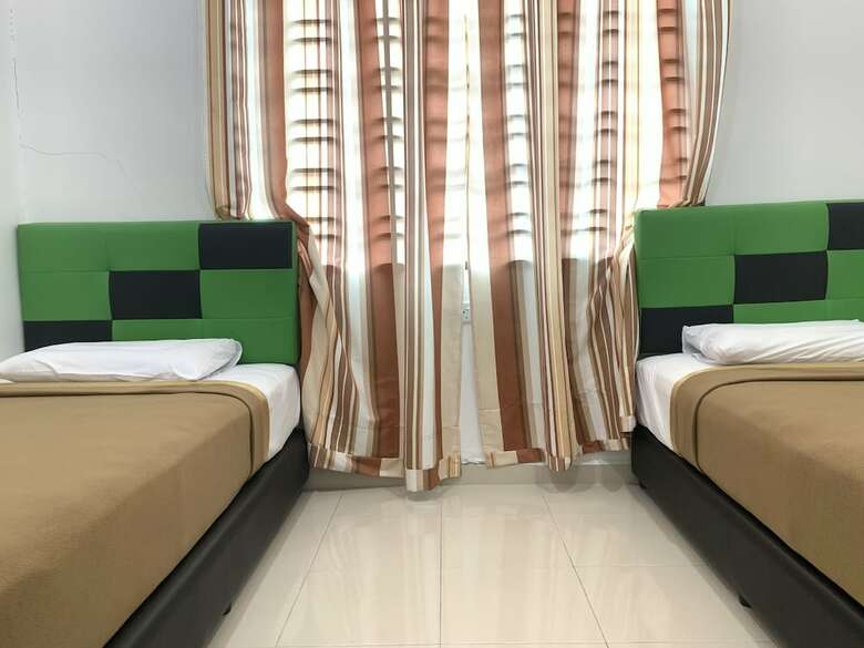 Hotel Oyo 90005 Dc Villa Guest House