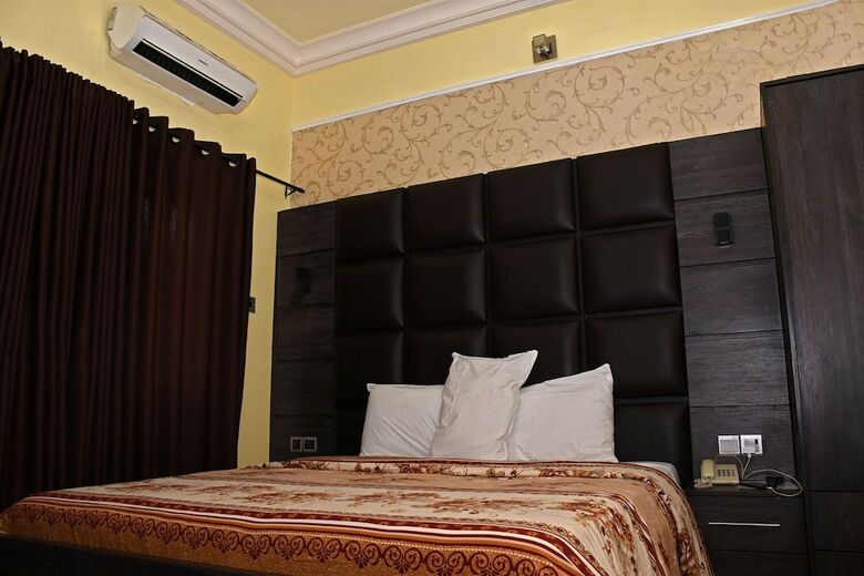 Lamaison Hotel