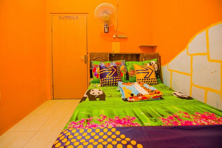 Hostal Spot On 1762 Gandrung Payungan Family