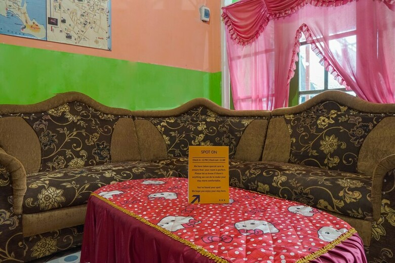 Hostal Spot On 1762 Gandrung Payungan Family