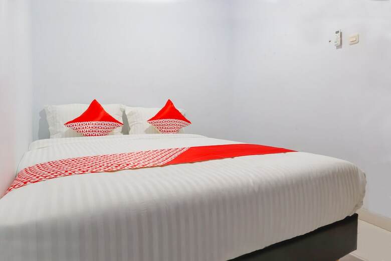 Hostal Oyo 2636 Paulus Residence