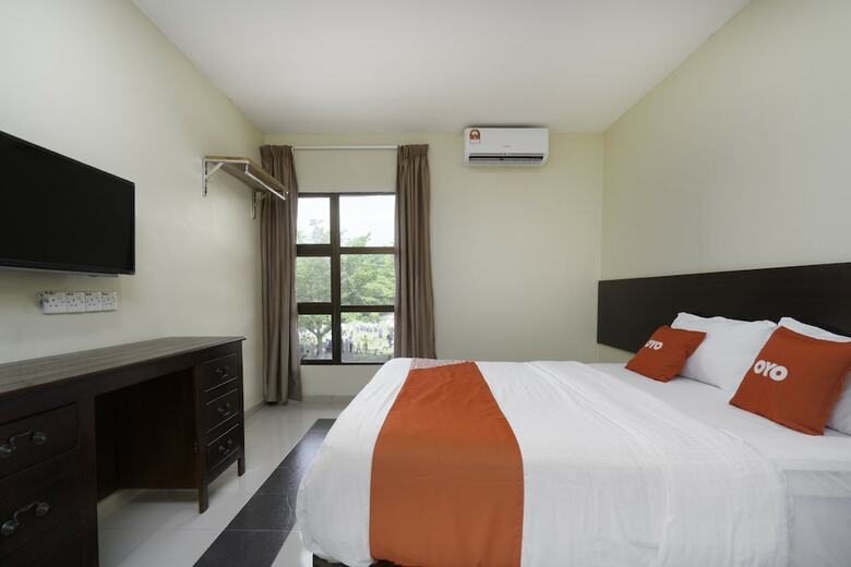 Oyo 89960 Manjung Inn Hotel