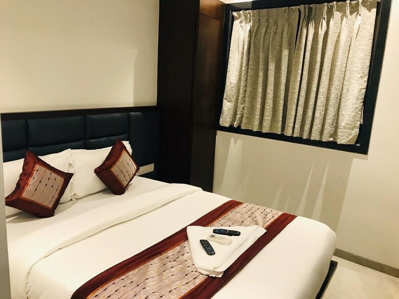 Hotel Flora Suites