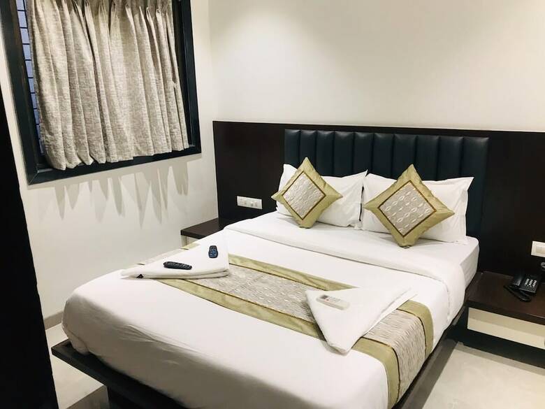 Hotel Flora Suites