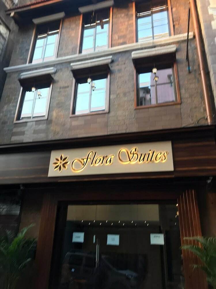 Hotel Flora Suites