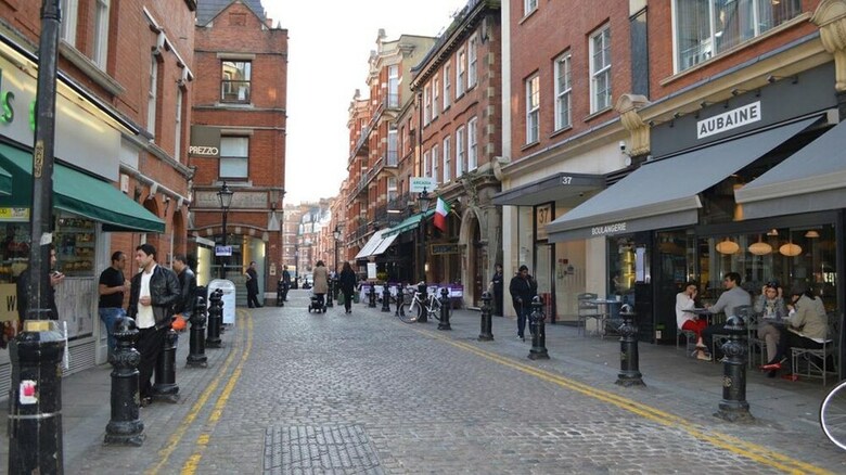 Luxury 2 Bed Apartment In Olympia Kensington